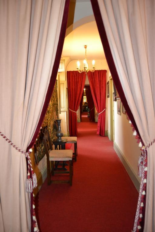 Chateau De Peufeilhoux Vallon-en-Sully 외부 사진