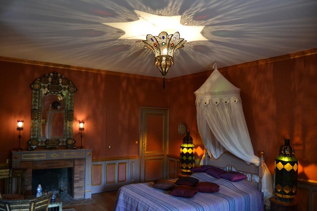 Chateau De Peufeilhoux Vallon-en-Sully 객실 사진