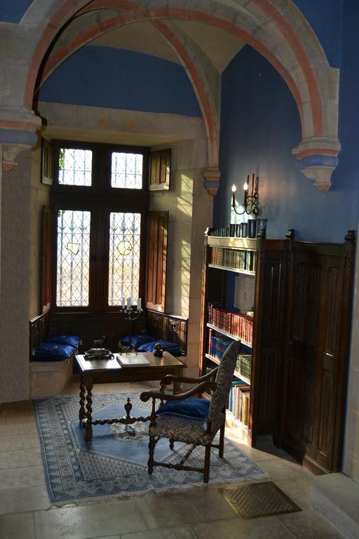 Chateau De Peufeilhoux Vallon-en-Sully 외부 사진