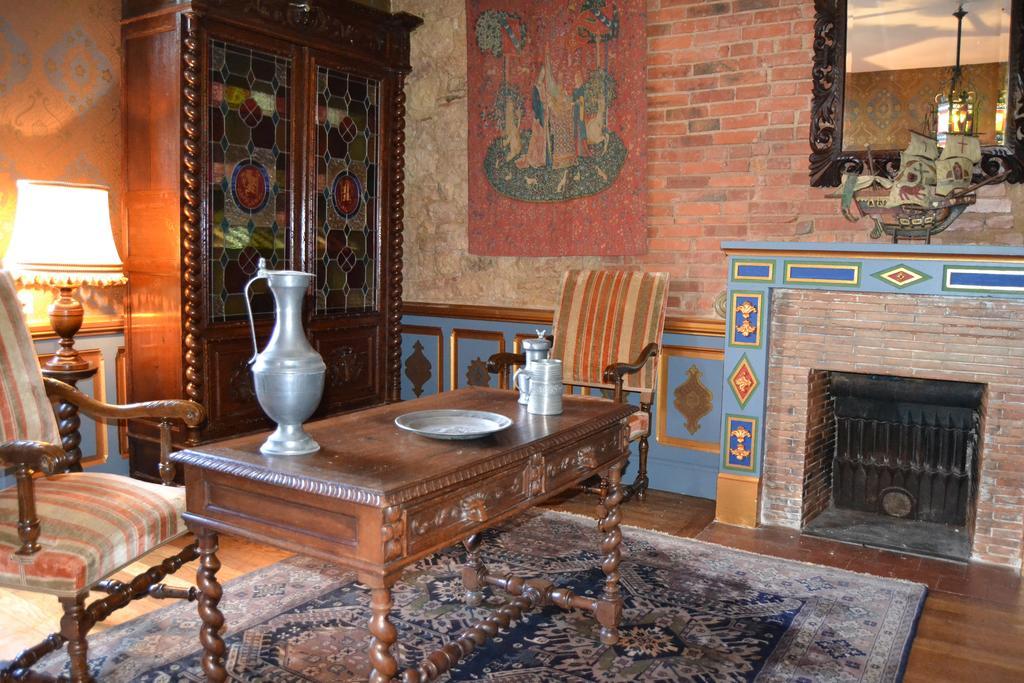 Chateau De Peufeilhoux Vallon-en-Sully 외부 사진