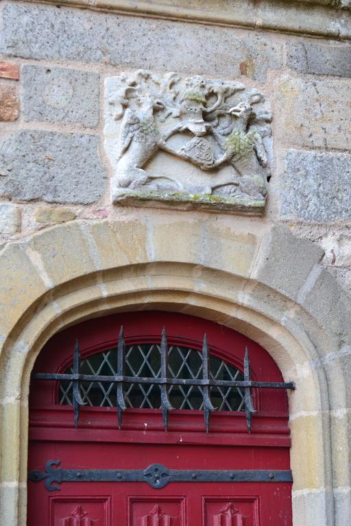 Chateau De Peufeilhoux Vallon-en-Sully 외부 사진
